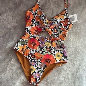 NWT L*Space Kyslee One Piece Swimsuit Size 6